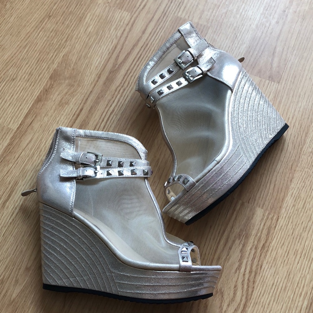 Sandals - Picture 2 of 6